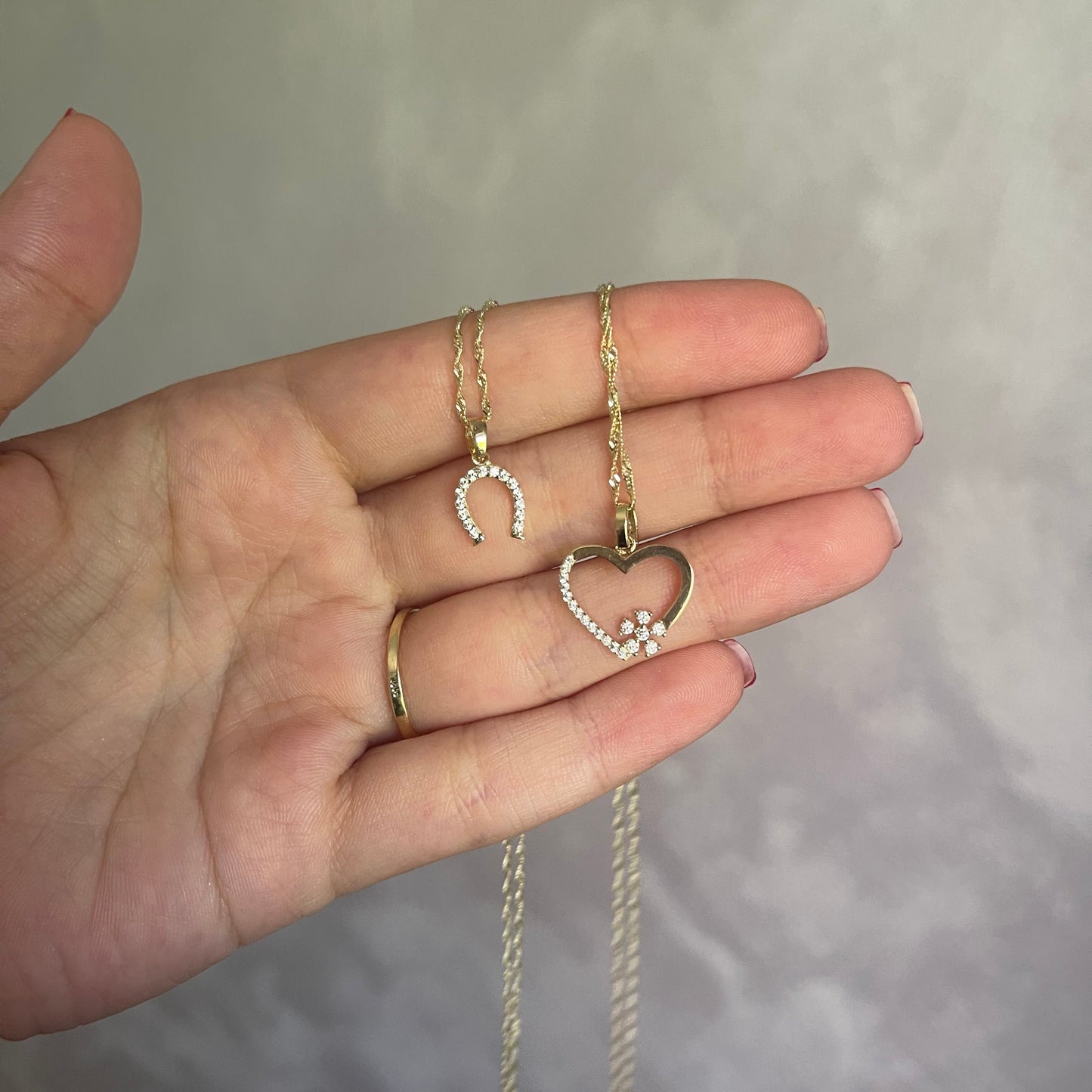 Колье «PARSA» с подвеской в форме подковы из желтого золота