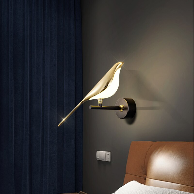 Nordic Magpie Wall Lamp